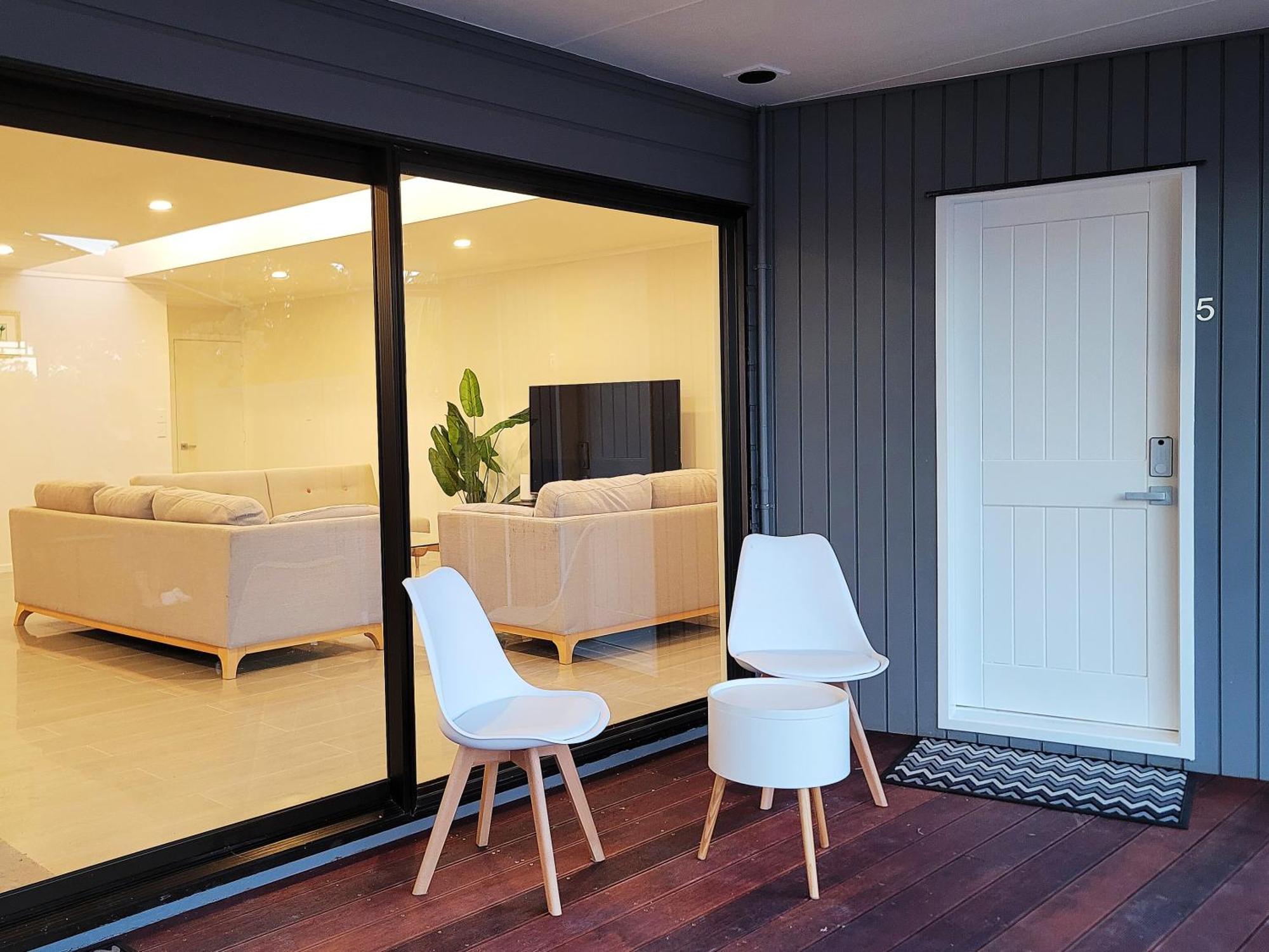 Luxury Bay Vacation 5 Ensuites & Pool Villa Whangaparaoa